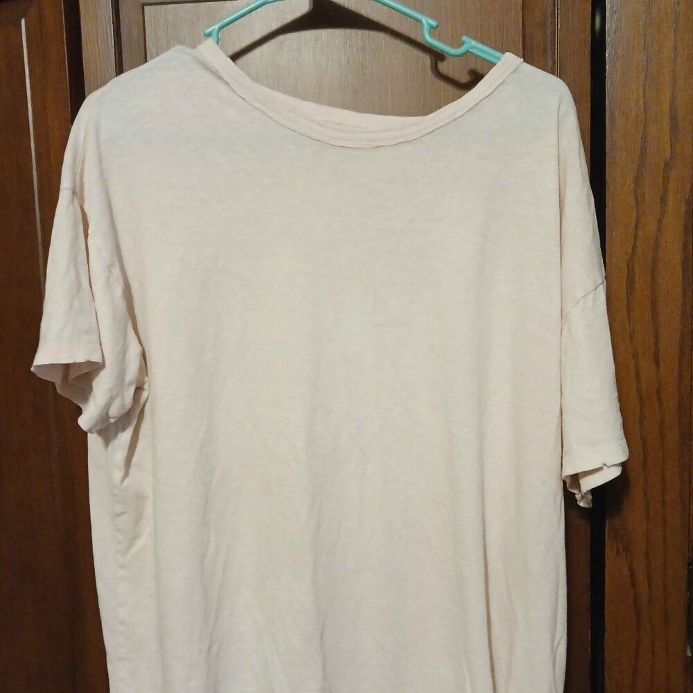 Light Pink American Eagle outfitters oversized tee shirt